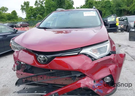 2018 Toyota Rav4 Xle z USA, uszkodzony, nr VIN 2T3RFREV2JW839921